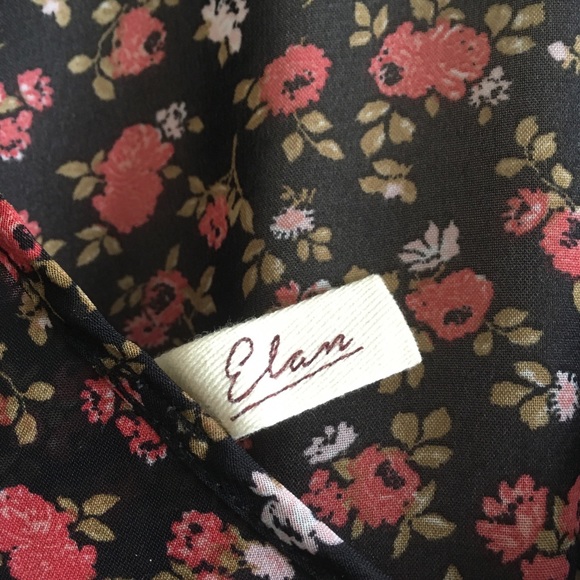 ★SOLD★Elan V-Neck Back Top - Picture 5 of 5